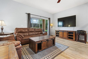 9 Mi to Disney Davenport Townhome with Pool Access!